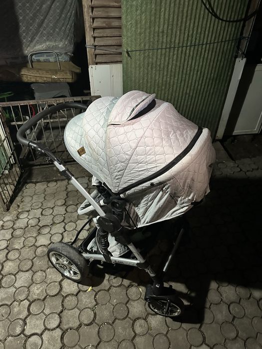 Srochniy kolyaska sotiladi ideal