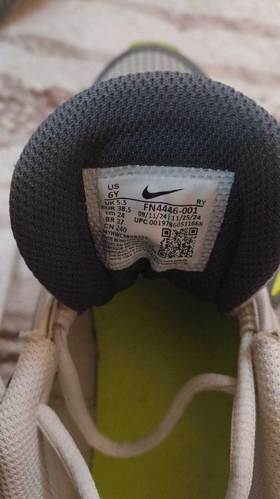 Маратонки Nike номер 38,5
