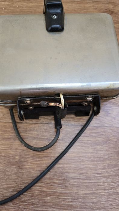 Советская вафельница нерабочая.