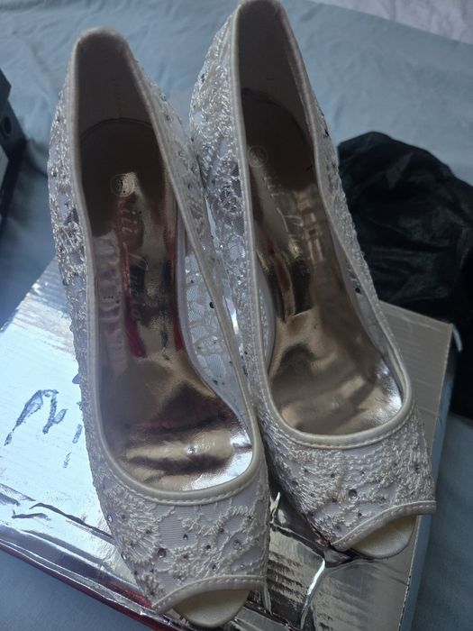 Pantofi nunta albi