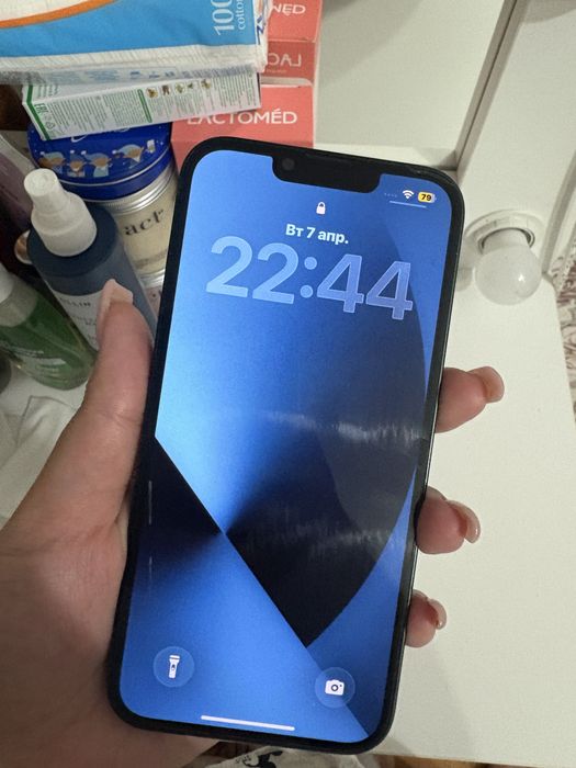 Продам  Айфон 13