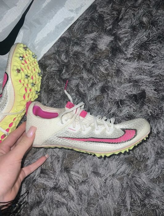 adidasi atletism cuie de alergare