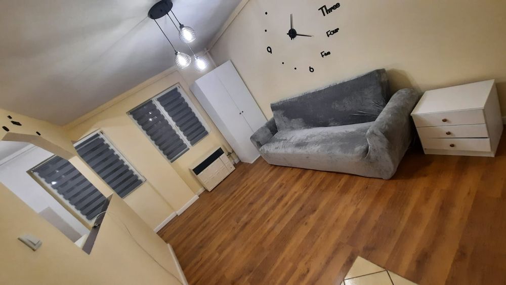 Garsoniera plus garaj de vanzare