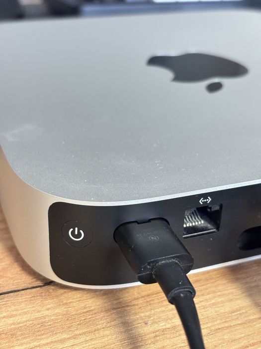 Apple Mac Mini M2 16GB RAM 512GB SSD macOS компютър Мак Мини М2 процесор 16 РАМ 512 ССД