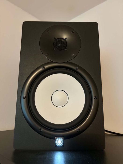 Monitoare de studio Yamaha HS - 8 incluzând suporti de perete