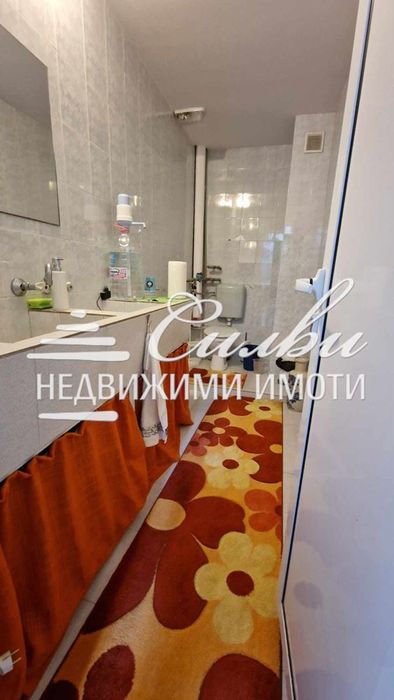 Дава се под наем Офис в Шумен, Център - 64 кв.м за 204 € - Снимка #2