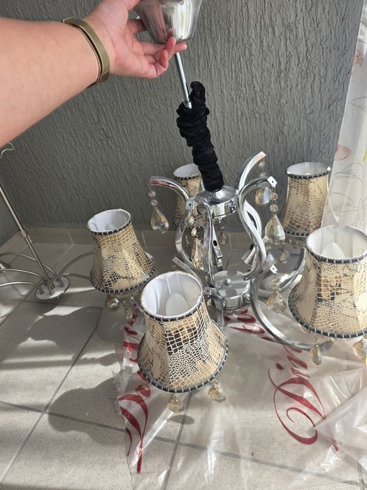 Продам 2 красивые люстры