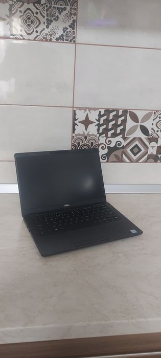 Dell latitude 5300 i5 gen8,8gb rami