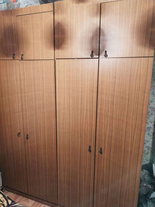 Продам два плательных шкафа производства  Беларусь