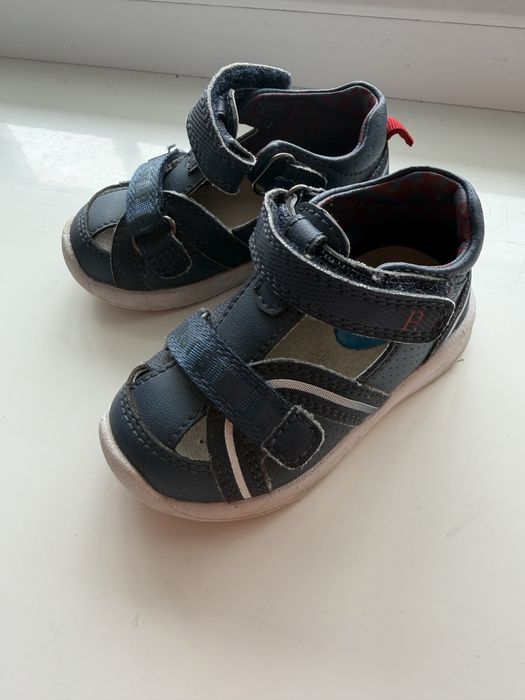 Продам детские сандалики 20 размер