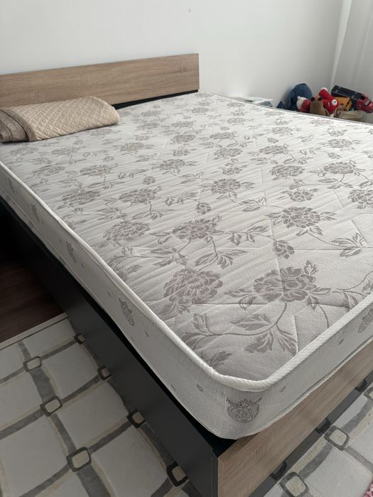 Продам матрасы размером 200*160 бу