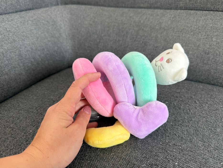 Бебешки играчки , обувки , книжка аудио приказки .