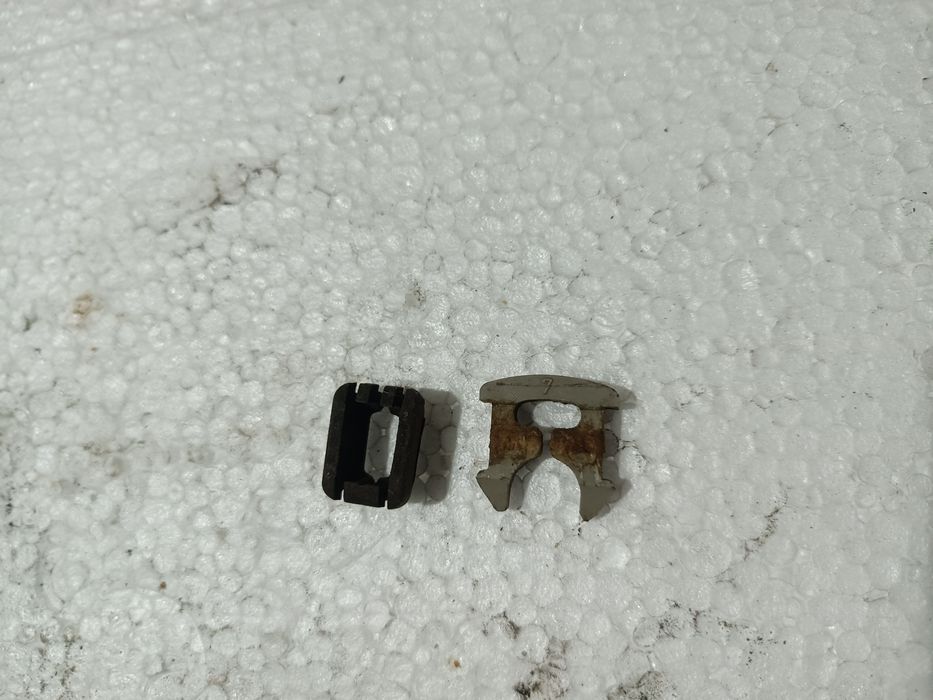 Крепежи за Мерцедес 124