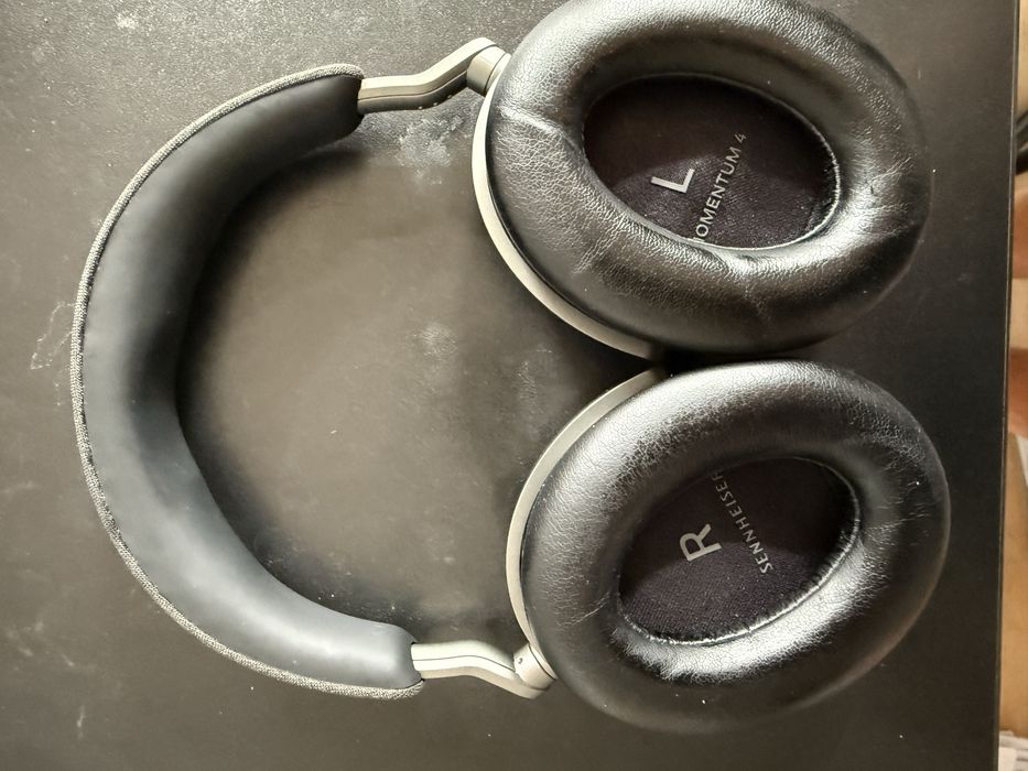 Casti Sennheiser Momentum 4