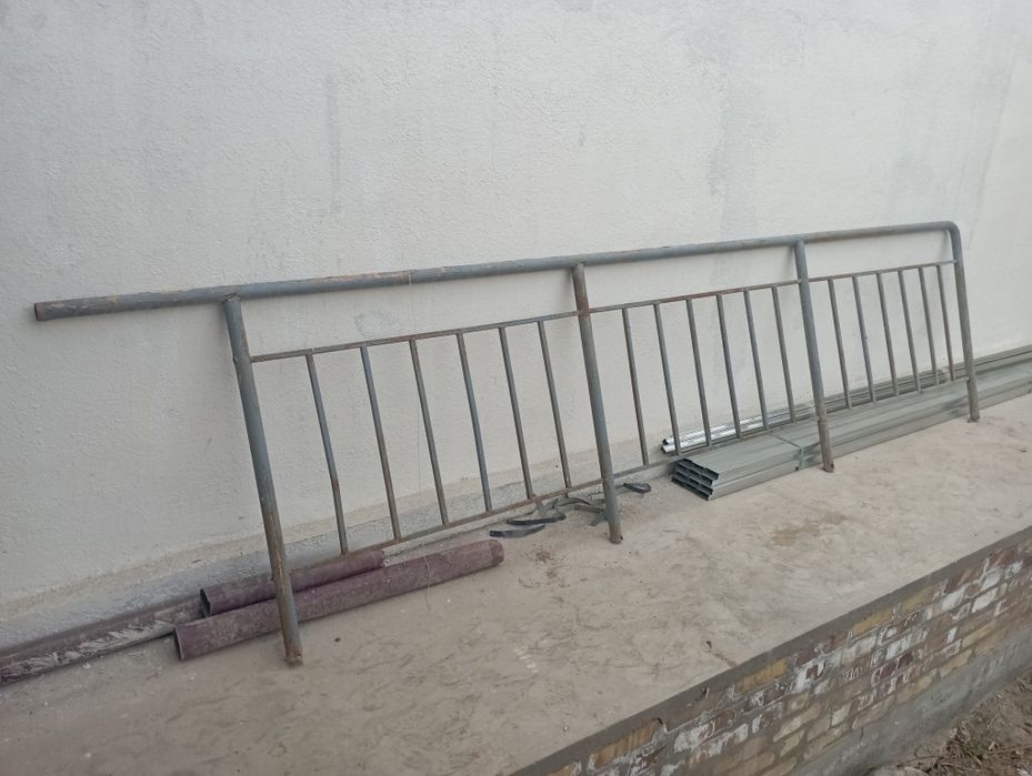 Arganak, reshotka, qo'l tutar