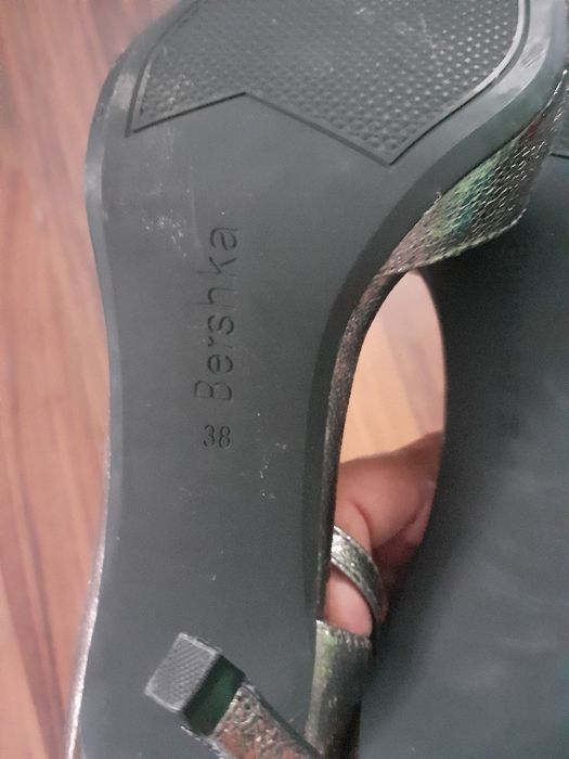 Pantofi bershka 38