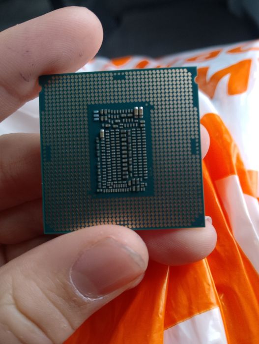 Продам процессор i7-9700