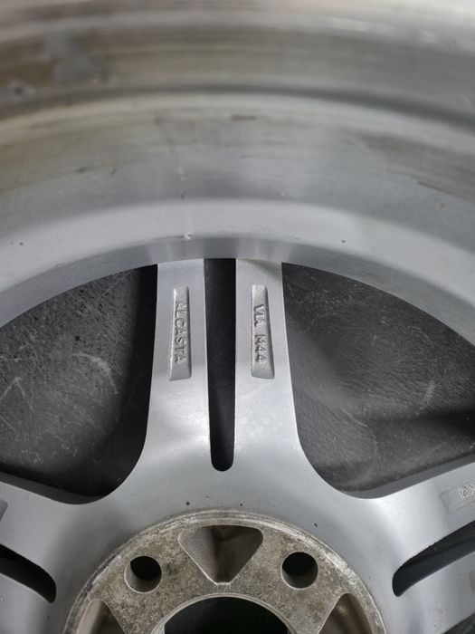 Продам диски литьё на 16