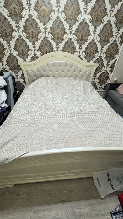 Срочно продам спальный гарнитур