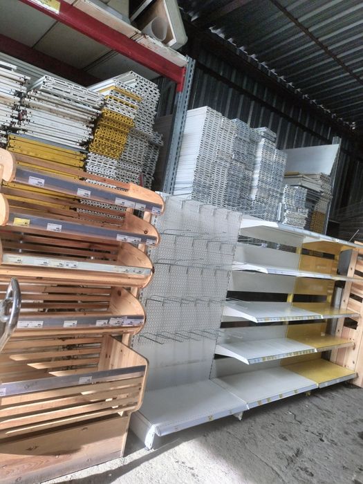 Витрина полька для магазина