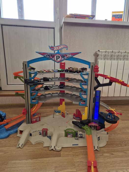 Продам паркинг Хотвилс