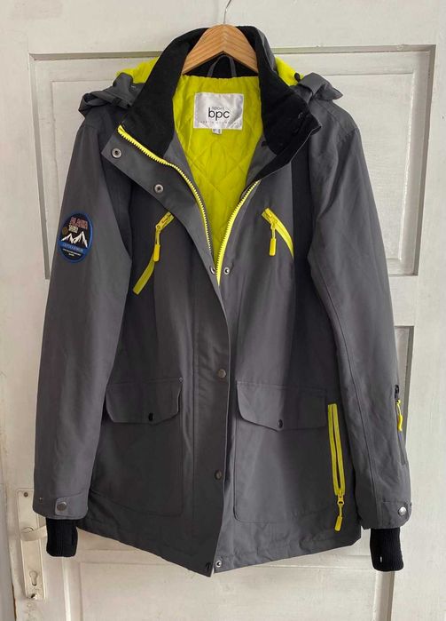 Намаление-8 бр.Якета дамски,опли и водо-ветро устойчиви,с отделни цени