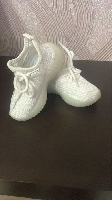 Изики для малыша 22 размер