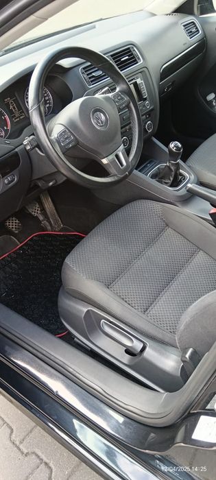 Vând Volkswagen Jetta