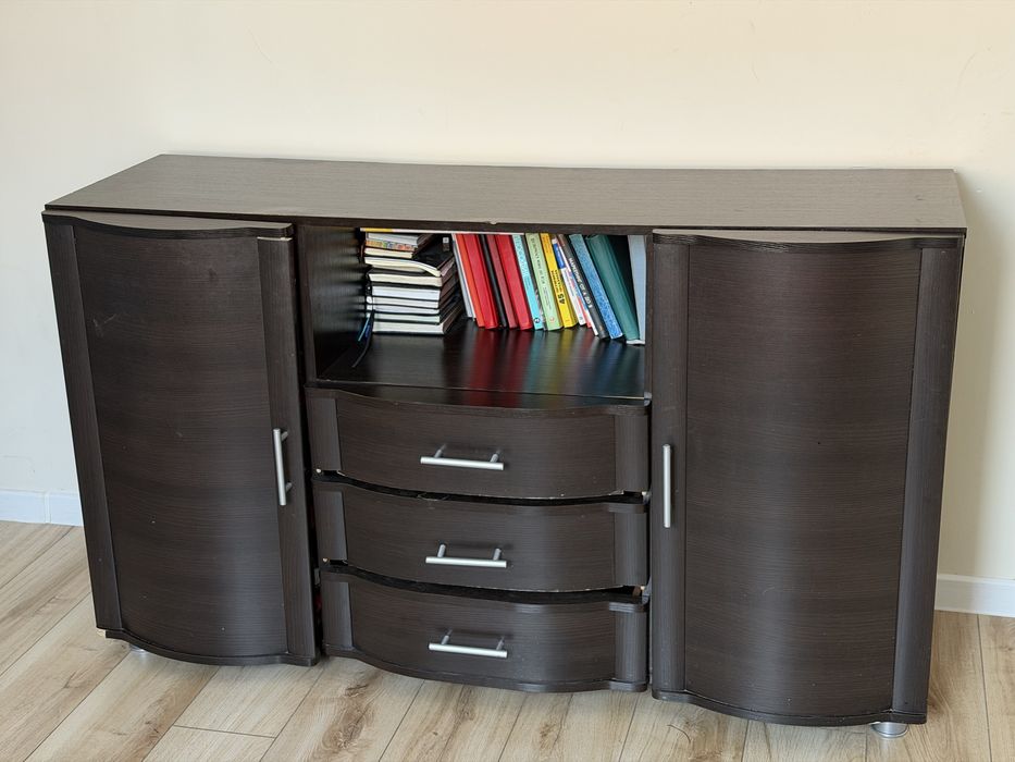 Продается спальный гарнитур