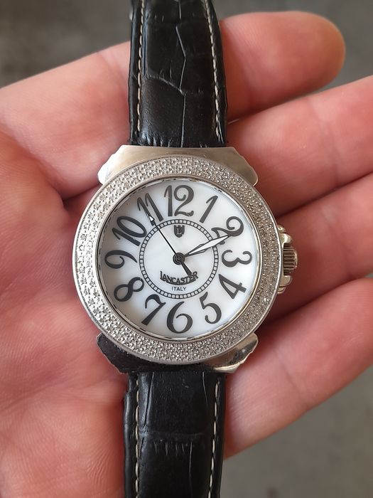 Ceas cu diamante
