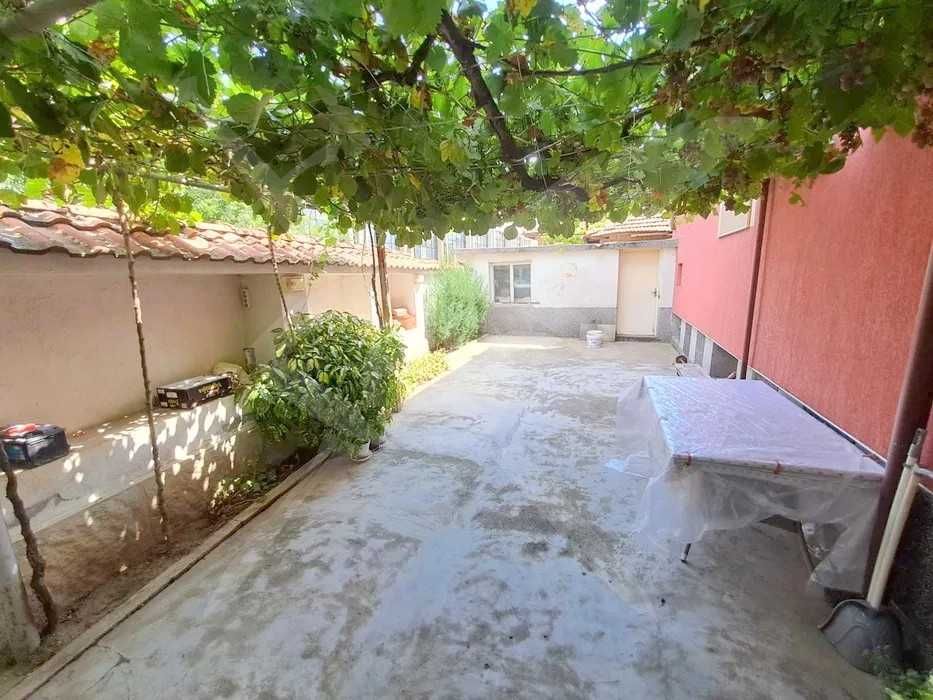 Етаж от къща в полите на Предбалкана! Град Баня 49479