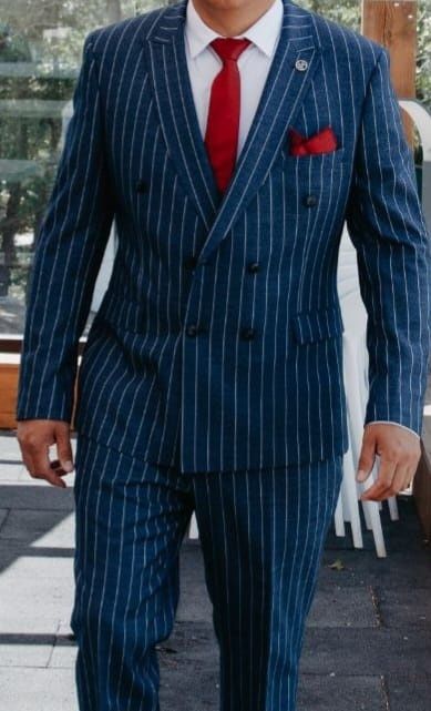 Продам срочно костюм