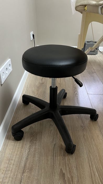 Стул крутящийся