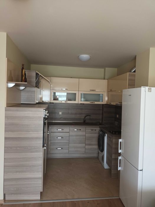 Отдава под наем апартамент