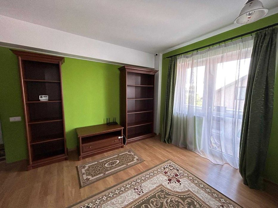 Inchiriez apartament 3 camere Zmaca
