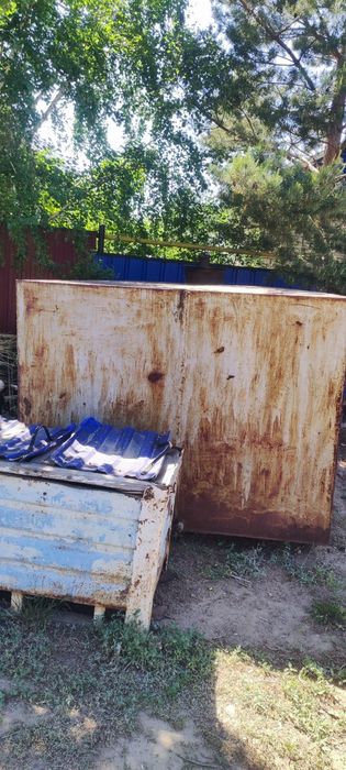 Продам прямоугольную бочку, обьем 9 м3.