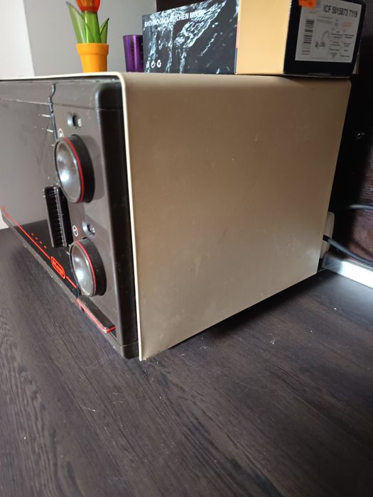 Микровълнова печка Делонги само за 20 евро