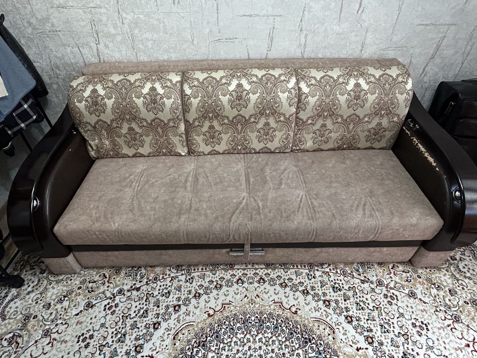 Продам диван раздвижной