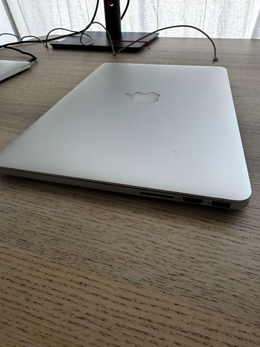 MacBook Pro 13” Retina (2015) – i5 / 8GB / SSD – с оригинално зарядно
