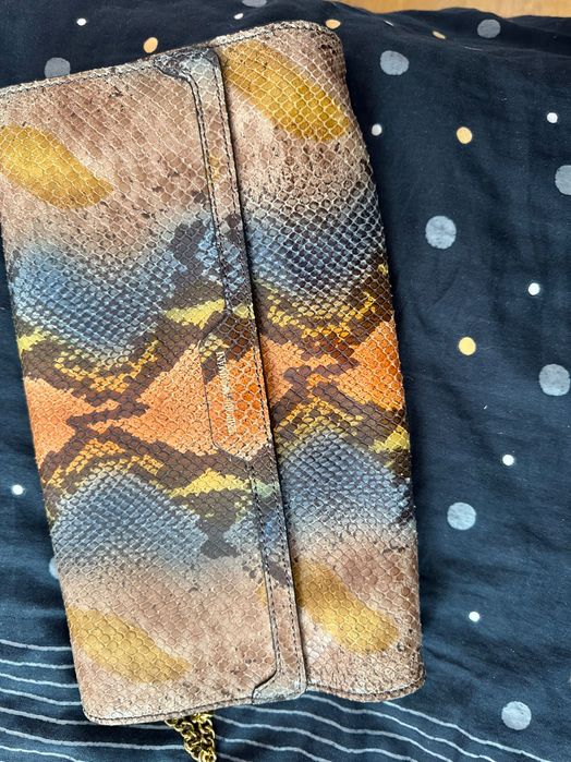 Чанта Armani в змийска шарка