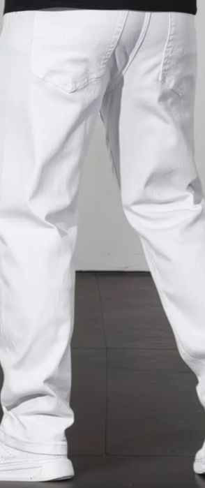 Pantaloni albi eleganti casual eleganti