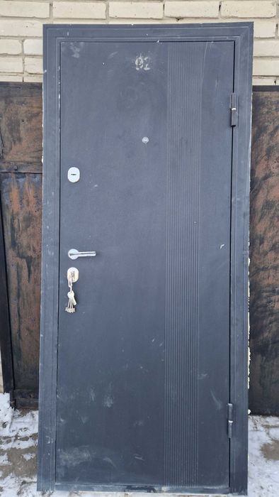 Продам дверь входную