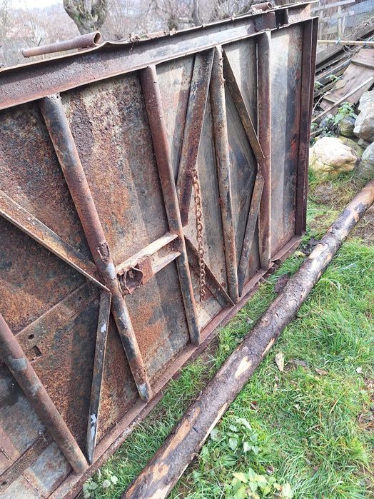 Cadru solid pentru remorca / bena