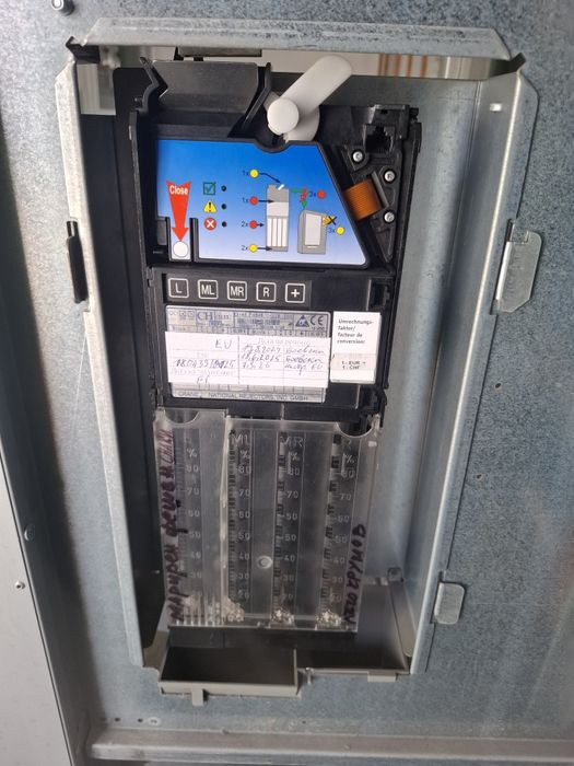 Хладилна вендинг машина SNAKI RY