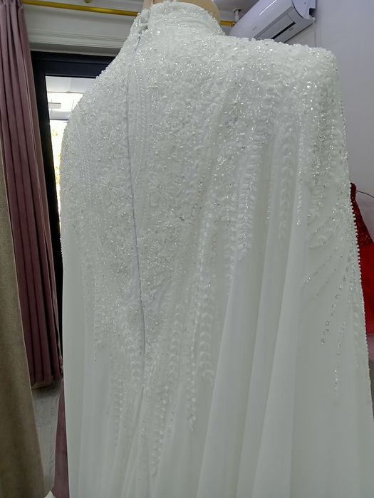 Abaya kelin kuylak. Instagram: Rayxon Ibadullayeva R