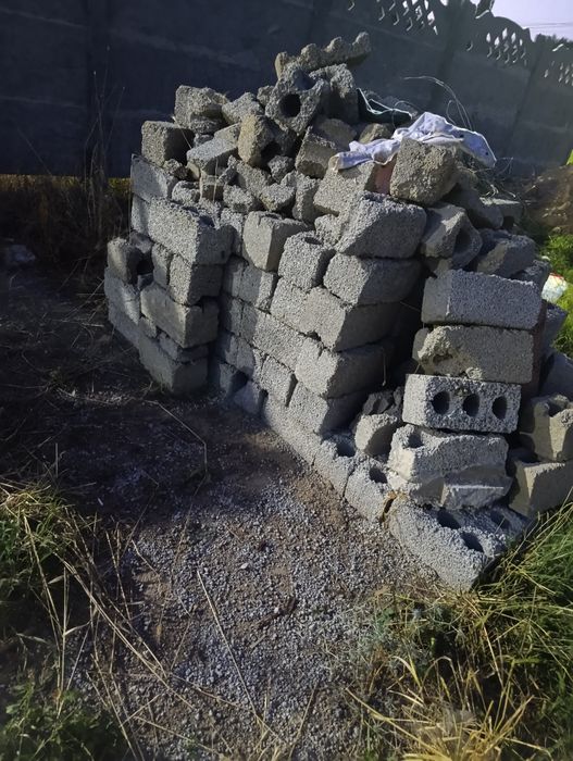 Шлакаблок стройтельный