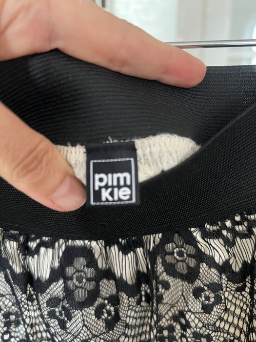 Fusta Pimkie cu dantela neagra , marimea S