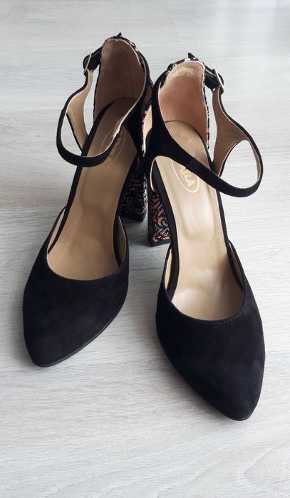 Pantofi dama din piele întoarsă cu toc gros