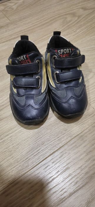 Отдам детскую обувь б/у