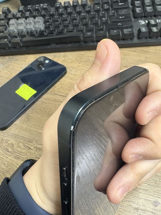 Продам Айфон 13 128